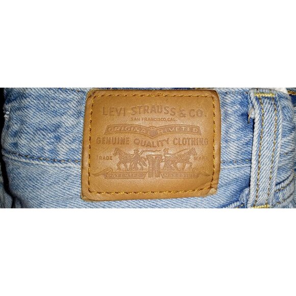 LEVIS Jeans Women's Size 26 Blue Wash Ribcage Straight Button Up Fly Red Tag - Picture 10 of 11
